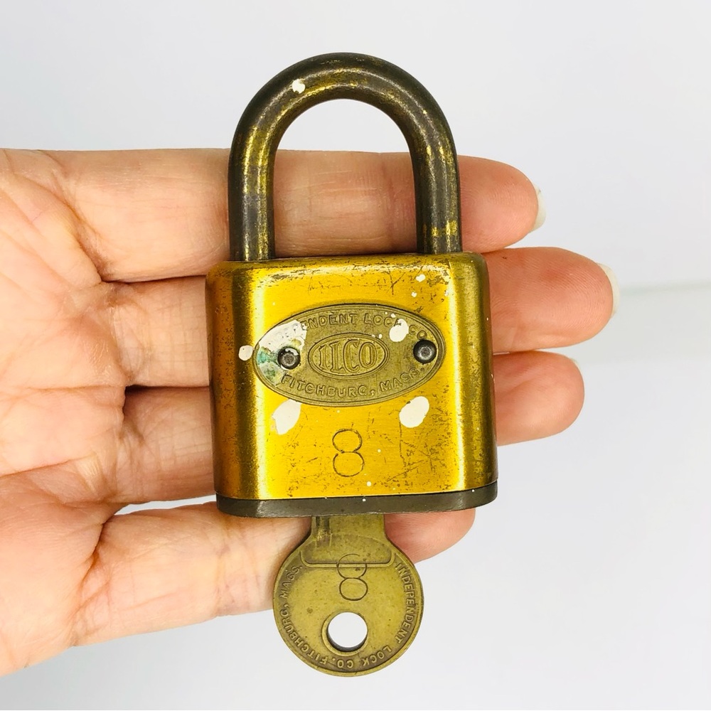 Vtg ILCO USA Brass Padlock Key Genuine Pin Tumbler Independent Lock #8 Fitchburg